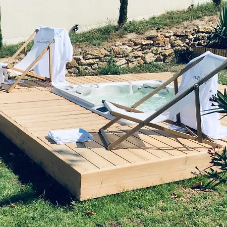 בית הארחה Antoinette 4*