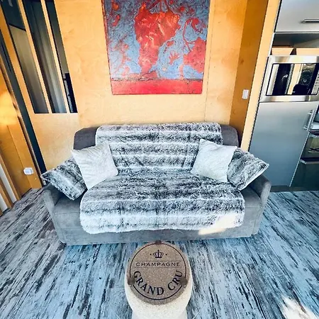 בית הארחה Antoinette 4*